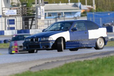 BMW 3er (E36) Compact blau-weiß
