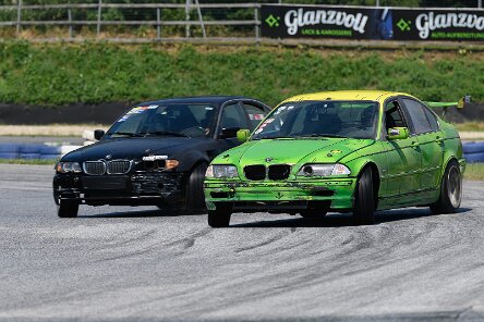 BMW 3er (E46) Limousine grün und schwarz
