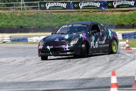 Infiniti G35 (V35) Coupé schwarz im Camouflage-Design
